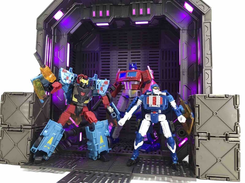 Transformers store Legacy break down and hot shot